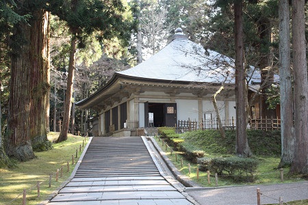 世界遺産 平泉 花巻ゴールドライナー